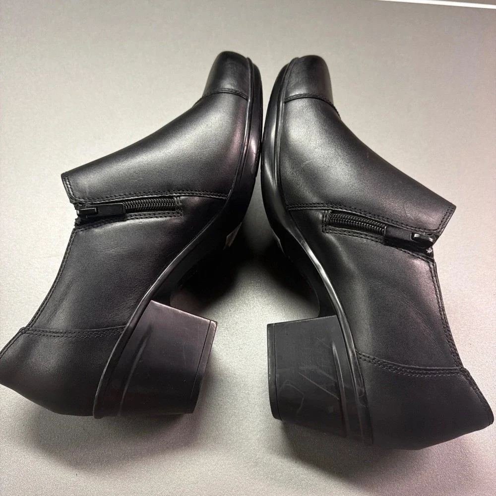 NWT Clarks Emslie Warren Black Leather Low Heel Ankle Booties Women's 12W Wide